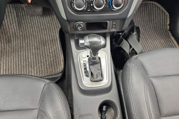 Used FORTHING Joyear S50 2014 1.6L CVT Luxury Model Gear Lever