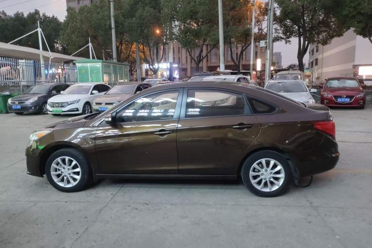 Used FORTHING Joyear S50 2014 1.5L Manual Luxury Model Left Side