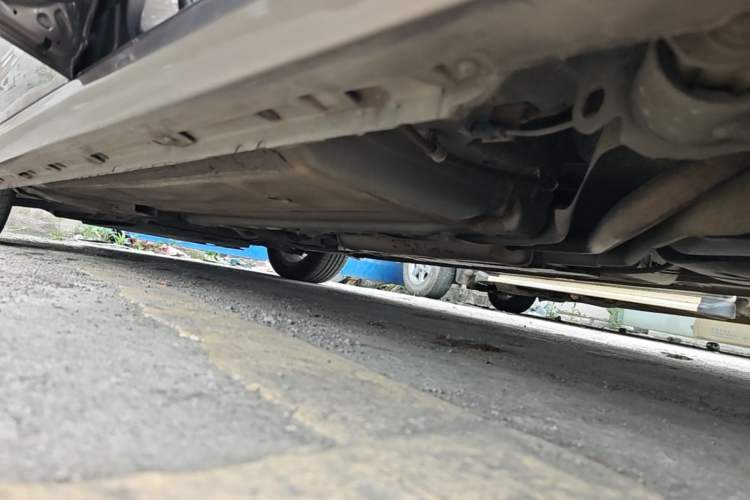 Used FORTHING Joyear S50 2014 1.6L CVT Luxury Model Left Side Sill