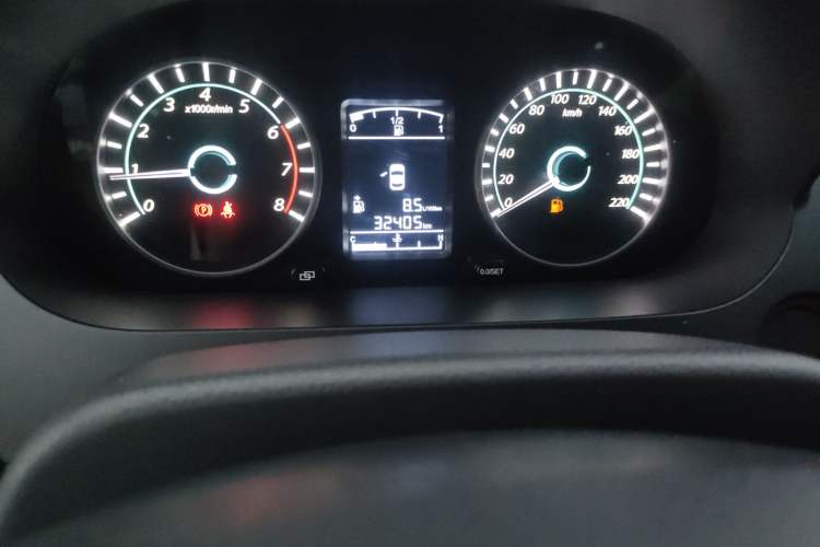 Used FORTHING Joyear S50 2014 1.5L Manual Luxury Model Odometer Close Up