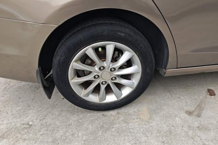 Used FORTHING Joyear S50 2014 1.6L CVT Luxury Model Right Rear Wheel Hub