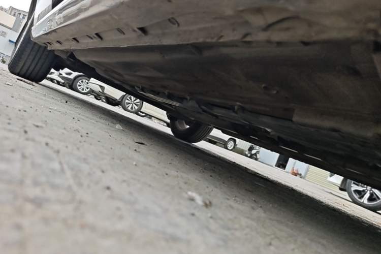 Used FORTHING Joyear S50 2014 1.6L CVT Luxury Model Right Side Sill