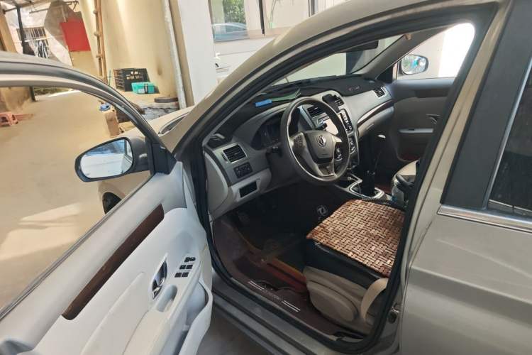 Used FORTHING Joyear S50 2014 1.5L Manual Luxury Edition Driver Seat