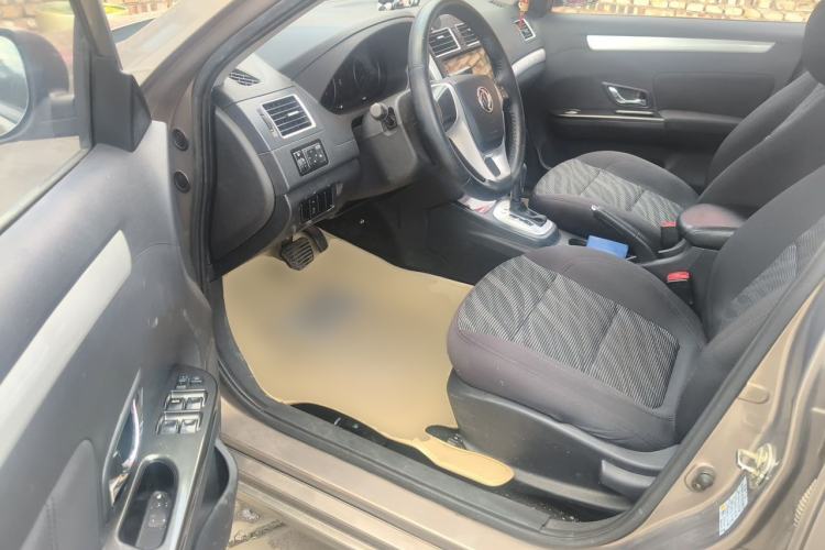 Used FORTHING Joyear S50 2014 1.6L CVT Luxury Model Driver Seat