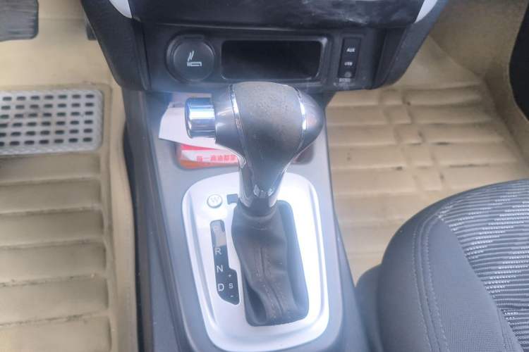 Used FORTHING Joyear S50 2014 1.6L CVT Luxury Model Gear Lever