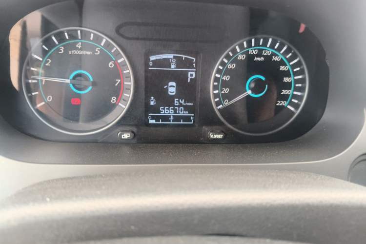 Used FORTHING Joyear S50 2014 1.6L CVT Luxury Model Odometer Close Up