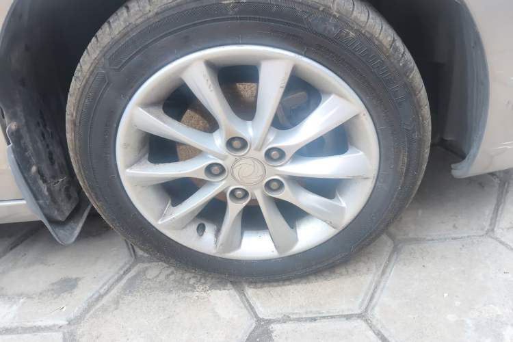 Used FORTHING Joyear S50 2014 1.6L CVT Luxury Model Right Front Wheel Hub