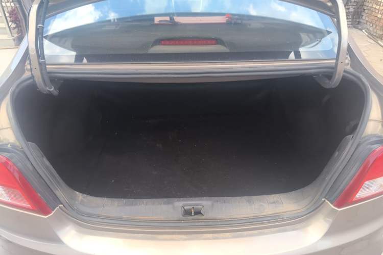 Used FORTHING Joyear S50 2014 1.6L CVT Luxury Model Trunk