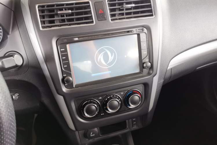Used FORTHING Joyear S50 2014 1.6L CVT Luxury Model Audio And AC Panel