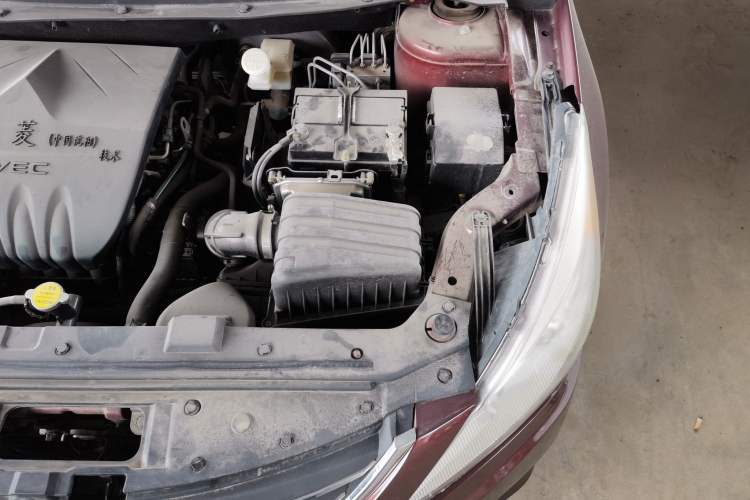 Used FORTHING Joyear S50 2014 1.6L CVT Luxury Model Engine Bay Left
