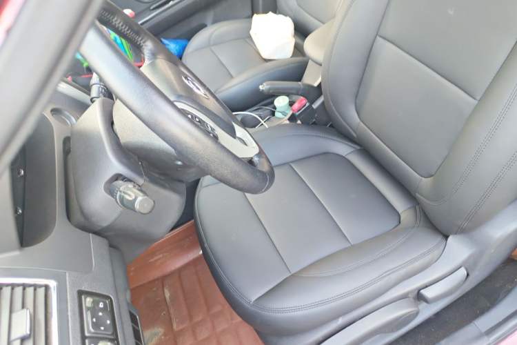 Used FORTHING Joyear S50 2014 1.6L CVT Luxury Model Left Front Seat