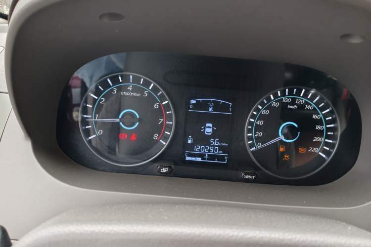 Used FORTHING Joyear S50 2014 1.5L Manual Luxury Model Odometer Close Up