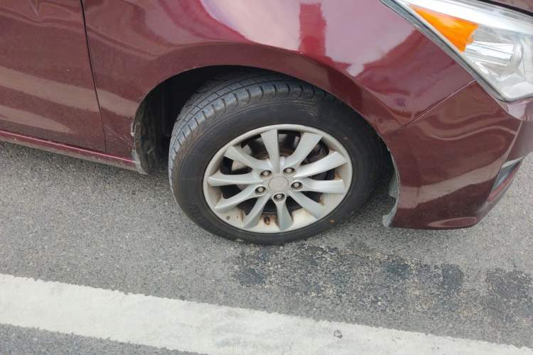 Used FORTHING Joyear S50 2014 1.6L CVT Luxury Model Right Front Wheel Hub
