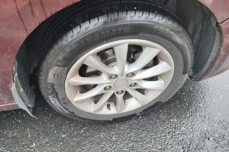 Used FORTHING Joyear S50 2014 1.5L Manual Luxury Model Right Front Wheel Hub
