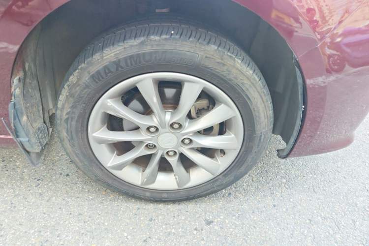 Used FORTHING Joyear S50 2014 1.6L CVT Luxury Model Right Front Wheel Hub