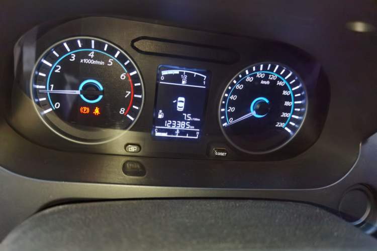 Used FORTHING Joyear S50 2014 1.5L Manual Luxury Model Odometer Close Up