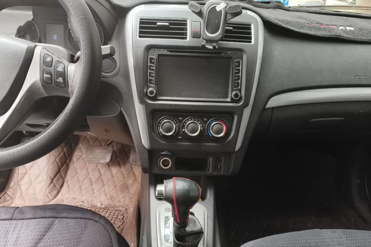 Used FORTHING Joyear S50 2014 1.6L CVT Luxury Model Audio And AC Panel