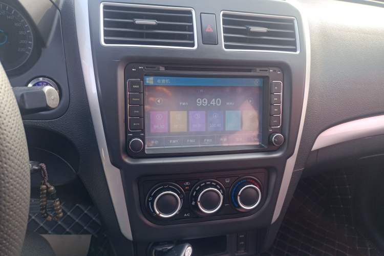 Used FORTHING Joyear S50 2014 1.6L CVT Luxury Model Audio And AC Panel