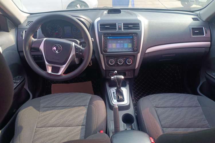 Used FORTHING Joyear S50 2014 1.6L CVT Luxury Model Center Console