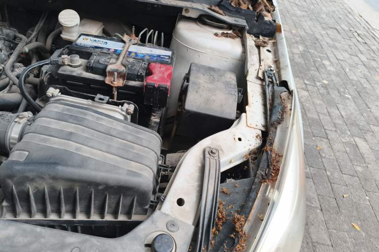 Used FORTHING Joyear S50 2014 1.6L CVT Luxury Model Engine Bay Left