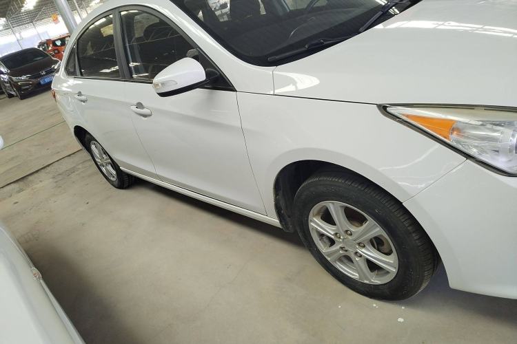 Used FORTHING Joyear S50 2014 1.5L Manual Luxury Model Exterior 2