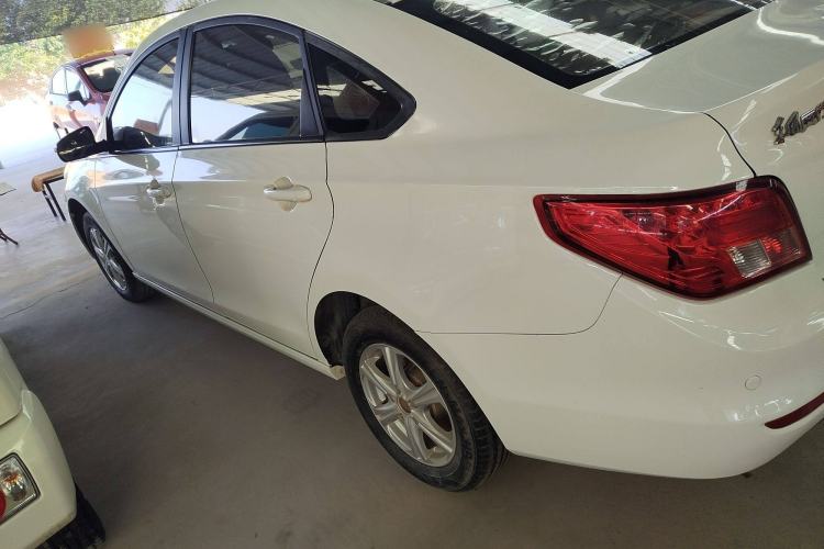 Used FORTHING Joyear S50 2014 1.5L Manual Luxury Model Exterior 3