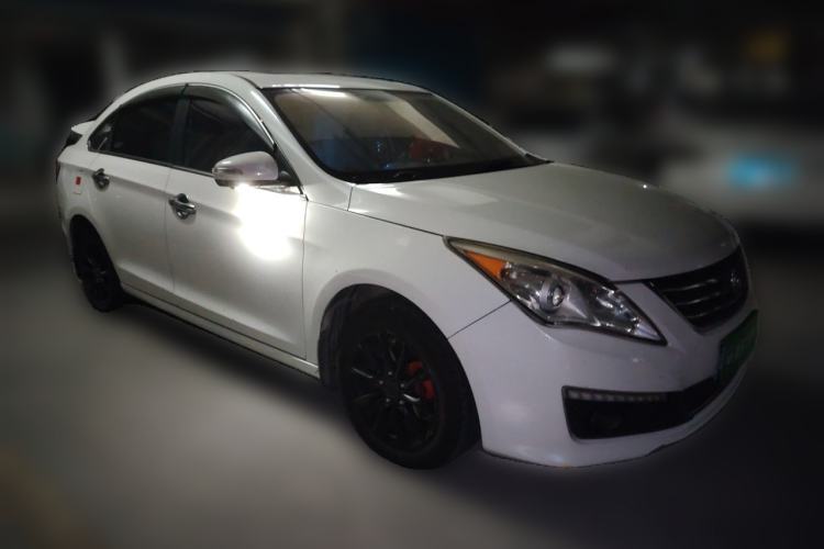 Used FORTHING Joyear S50 2014 1.6L CVT Luxury Model Front Right 45 Deg