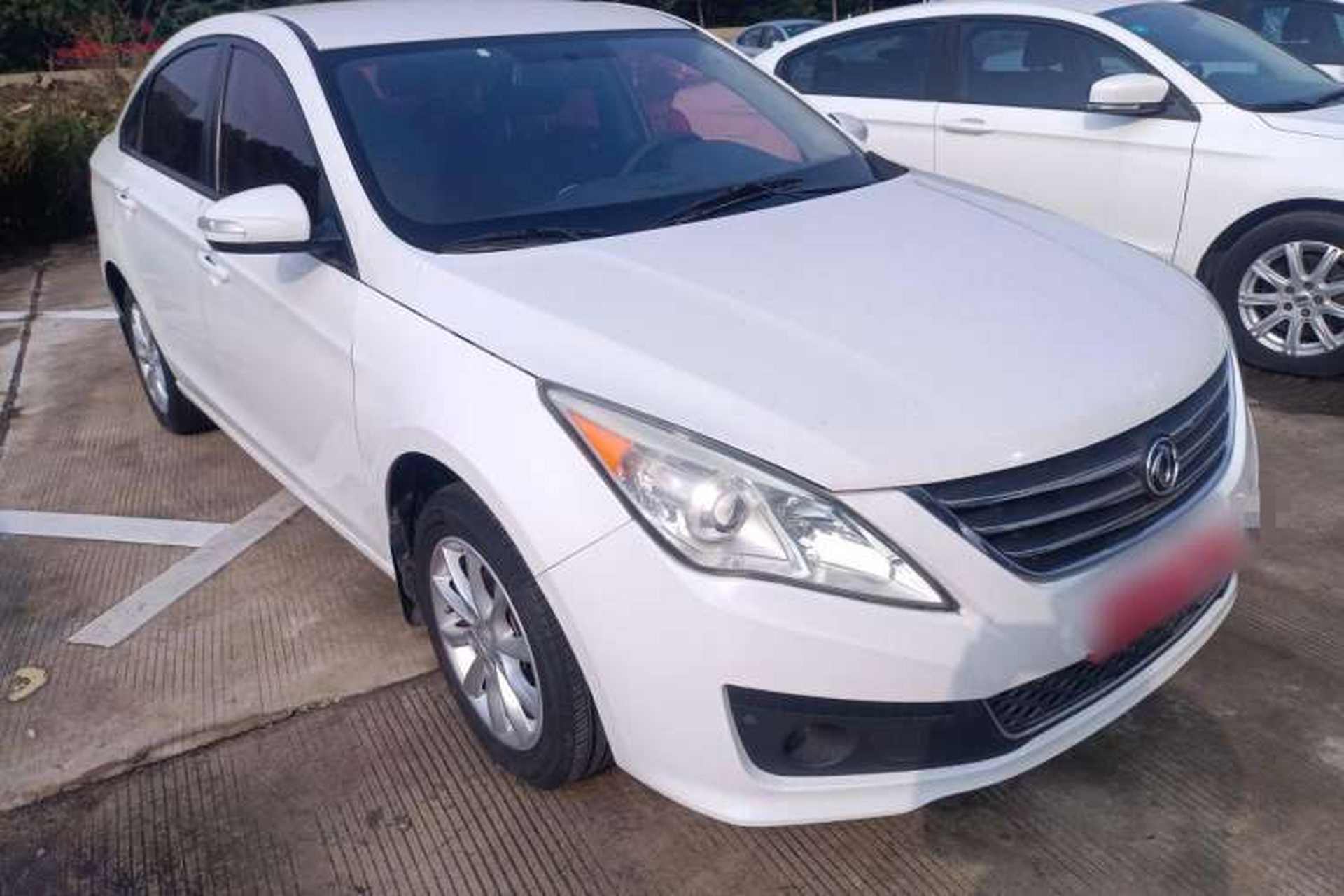 Used FORTHING Joyear S50 2014 1.6L CVT Luxury Model Front Right 45 Deg