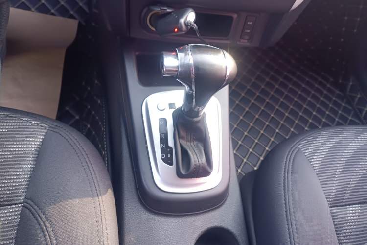Used FORTHING Joyear S50 2014 1.6L CVT Luxury Model Gear Lever