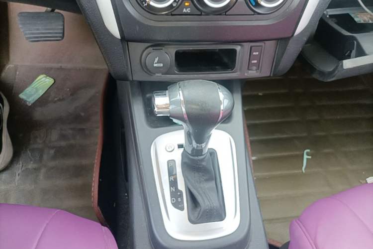 Used FORTHING Joyear S50 2014 1.6L CVT Luxury Model Gear Lever