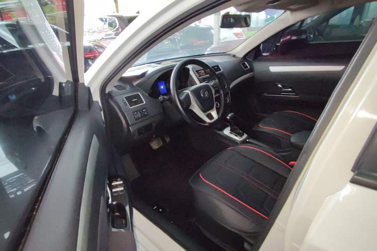 Used FORTHING Joyear S50 2014 1.6L CVT Luxury Model Interior 4