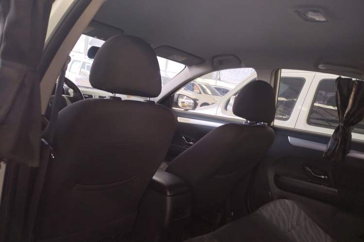 Used FORTHING Joyear S50 2014 1.5L Manual Luxury Model Interior 6