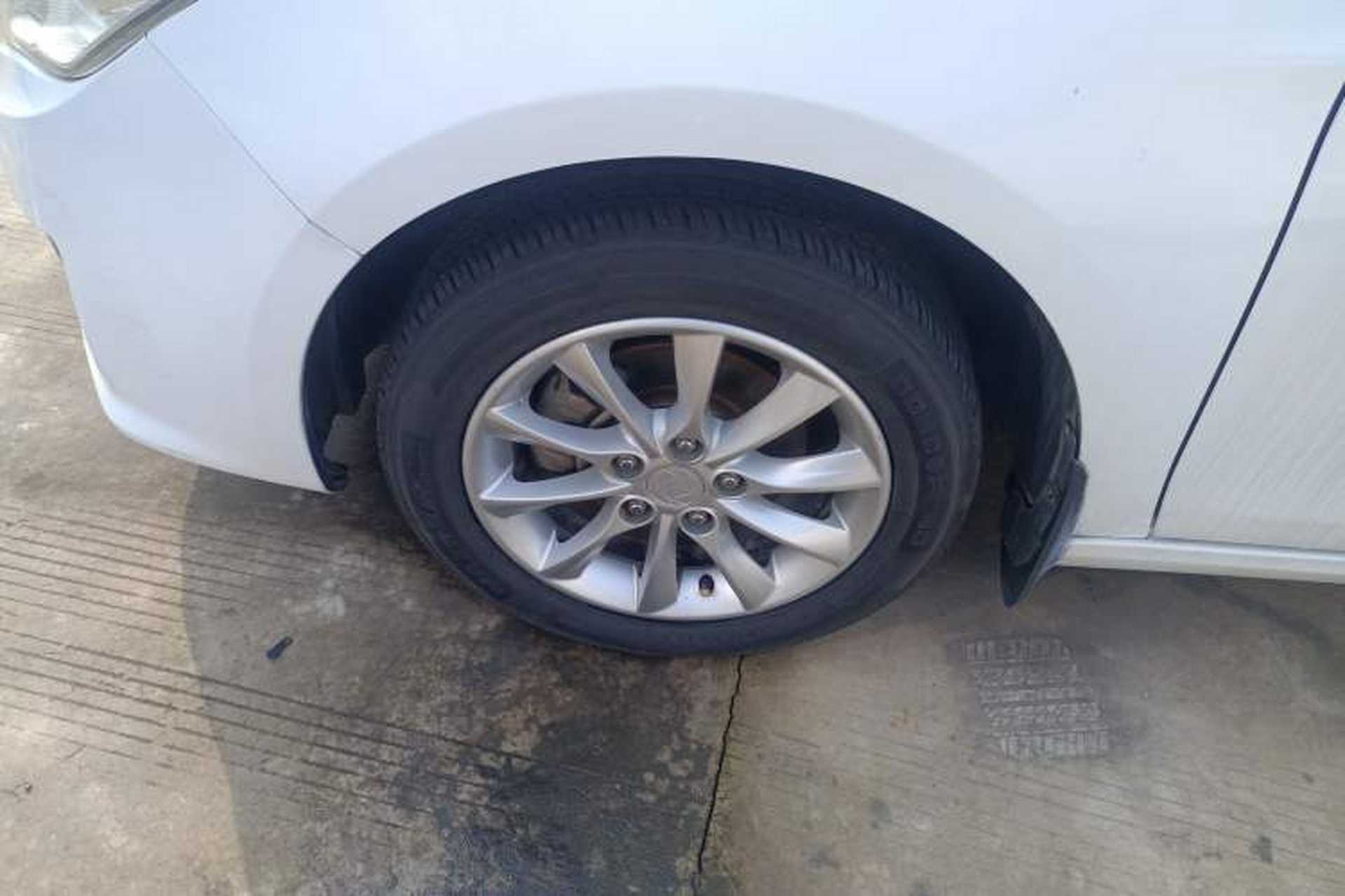Used FORTHING Joyear S50 2014 1.6L CVT Luxury Model Left Front Wheel Hub