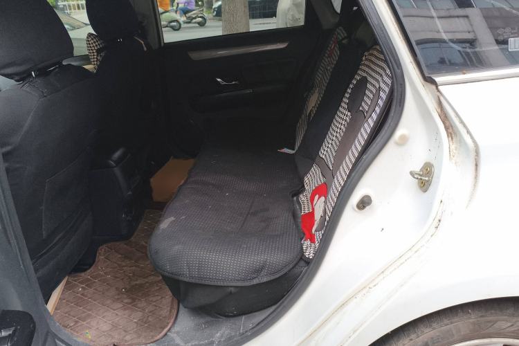Used FORTHING Joyear S50 2014 1.6L CVT Luxury Model Left Rear Seat