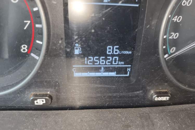 Used FORTHING Joyear S50 2014 1.5L Manual Luxury Edition Odometer Close Up