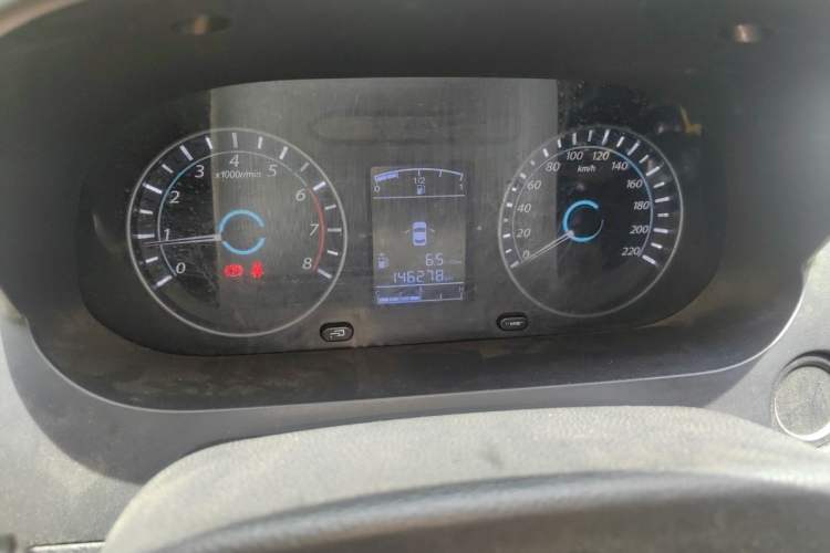 Used FORTHING Joyear S50 2014 1.5L Manual Luxury Model Odometer Close Up