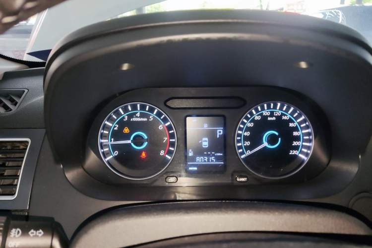 Used FORTHING Joyear S50 2014 1.6L CVT Luxury Model Odometer Close Up