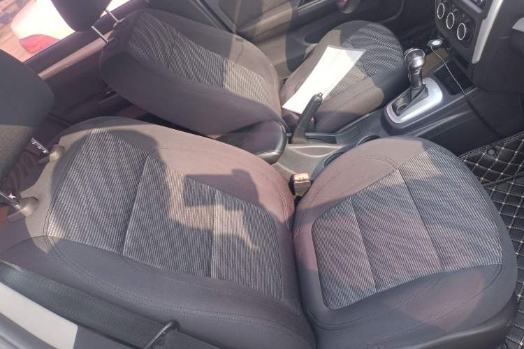 Used FORTHING Joyear S50 2014 1.6L CVT Luxury Model Right Front Seat