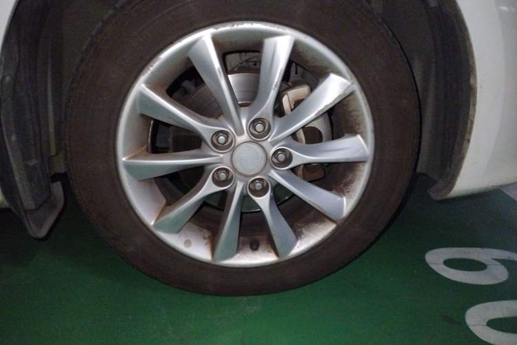 Used FORTHING Joyear S50 2014 1.5L Manual Luxury Edition Right Front Wheel Hub