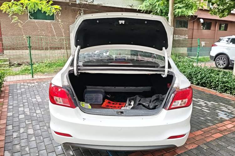 Used FORTHING Joyear S50 2014 1.6L CVT Luxury Model Trunk