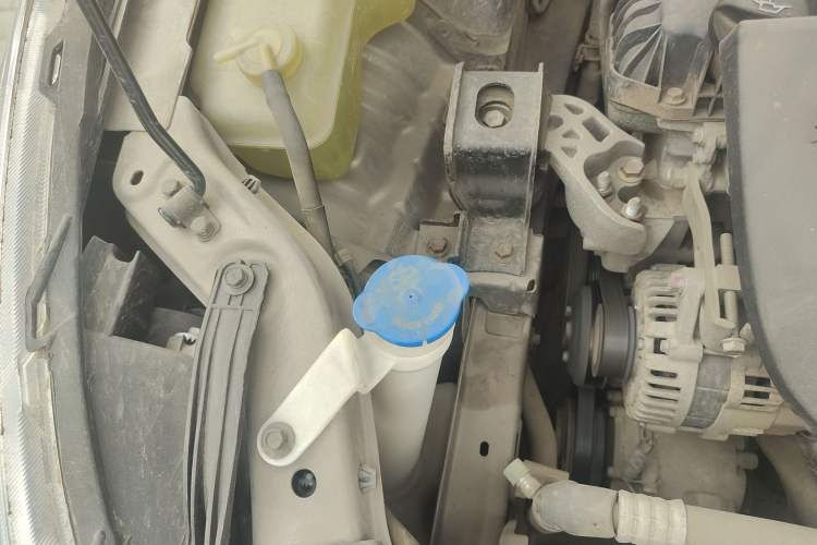 Used FORTHING Joyear S50 2014 1.5L Manual Luxury Edition Engine Bay Right