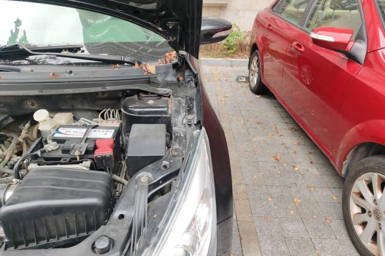 Used FORTHING Joyear S50 2016 1.6L CVT Deluxe Model Engine Bay Left