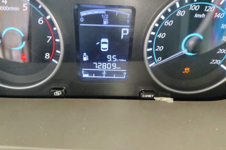 Used FORTHING Joyear S50 2016 1.6L CVT Deluxe Model Odometer Close Up
