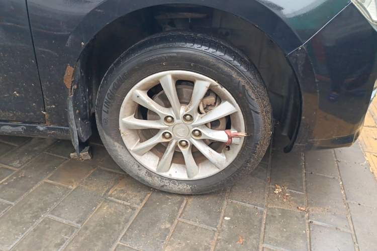 Used FORTHING Joyear S50 2016 1.5L Manual Luxury Edition Right Front Wheel Hub