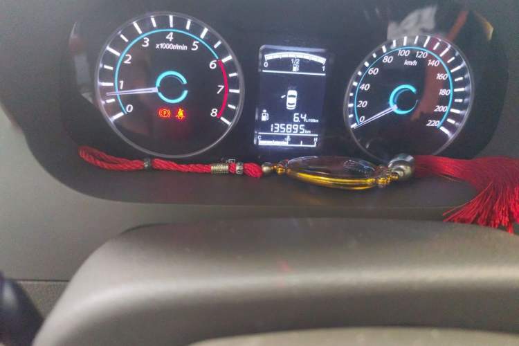 Used FORTHING Joyear S50 2016 2.0L Manual Luxury Version Odometer Close Up