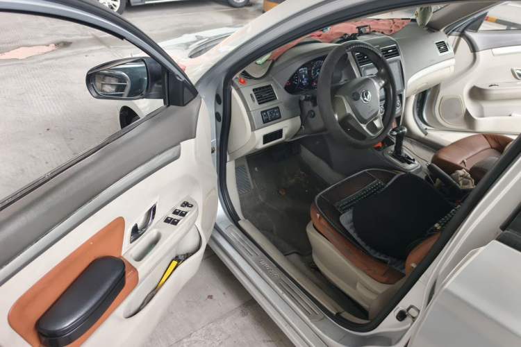 Used FORTHING Joyear S50 2016 1.6L CVT Luxury Model Driver Seat