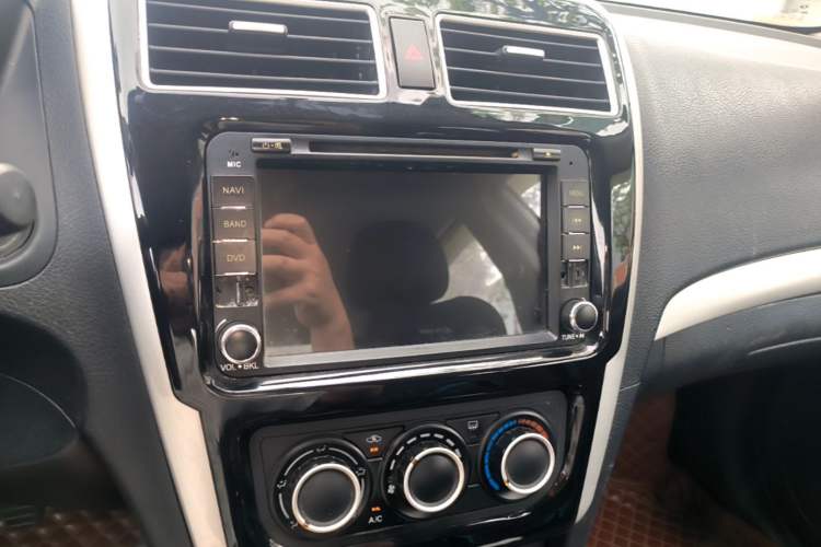 Used FORTHING Joyear S50 2016 1.5L Manual Luxury Model Audio And AC Panel