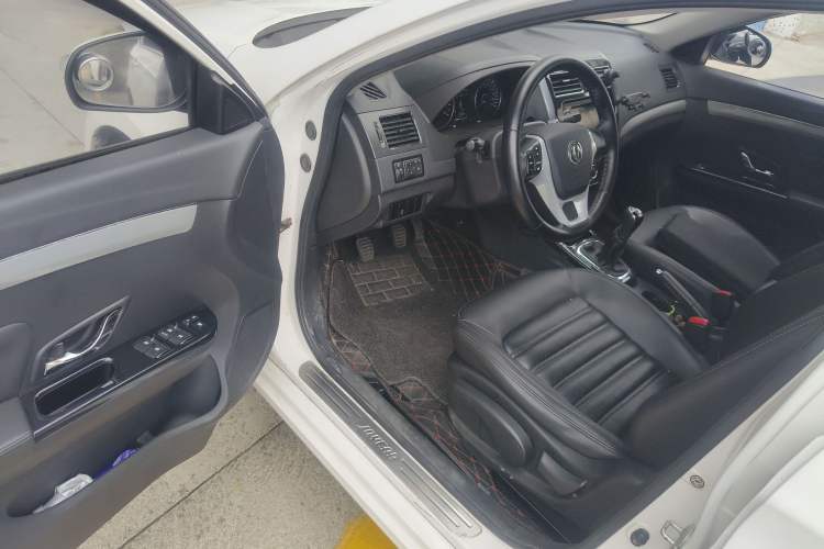 Used FORTHING Joyear S50 2016 2.0L Manual Luxury Version Driver Seat