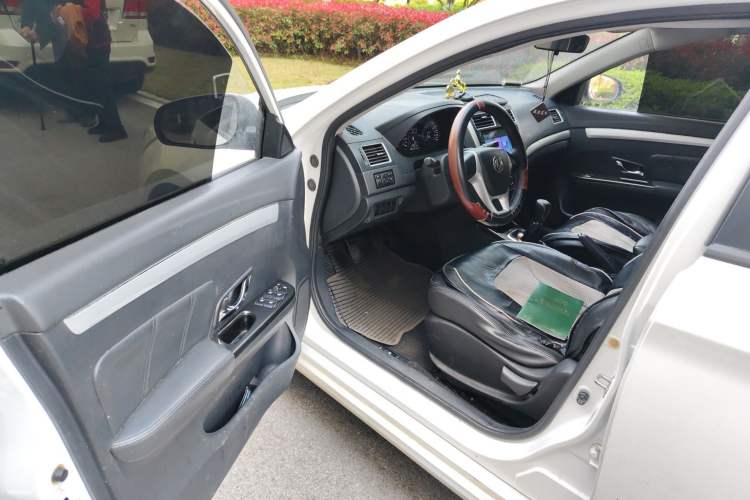 Used FORTHING Joyear S50 2016 1.5L Manual Luxury Edition Driver Seat