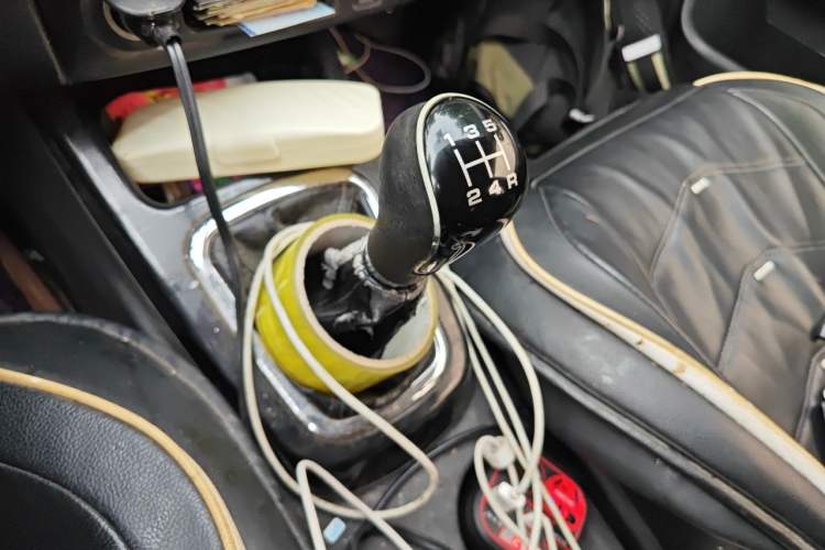Used FORTHING Joyear S50 2016 1.5L Manual Luxury Edition Gear Lever